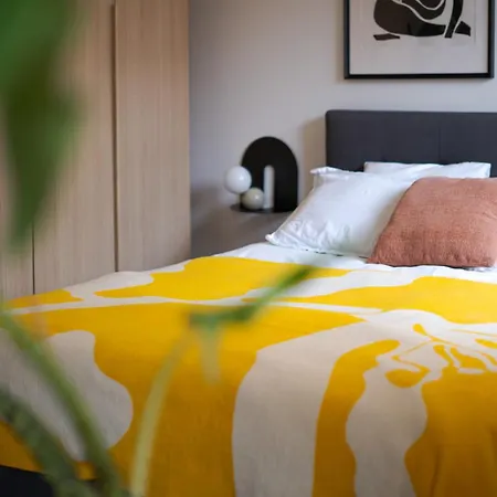Bright And Cosy Flat Near The River-3